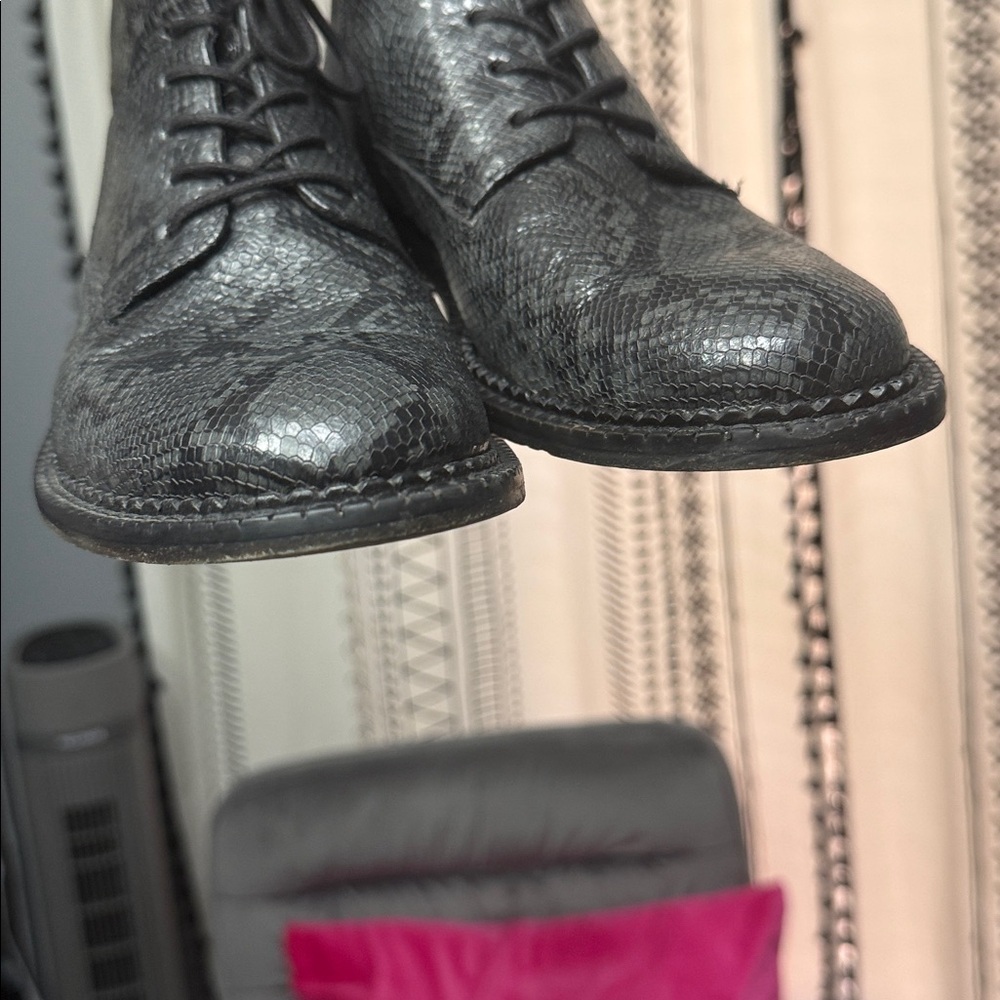 Vince Cabria Black Python Embossed Leather Lace-U… - image 8